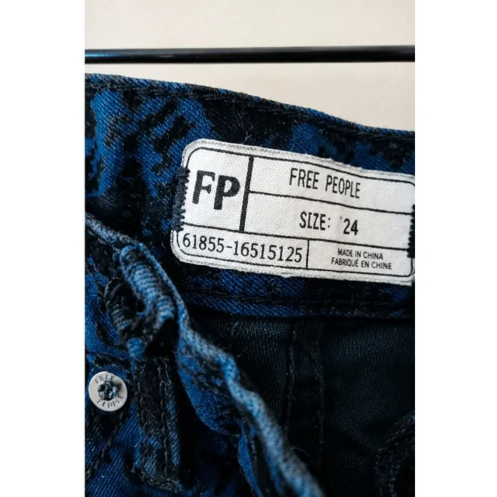 Free People Brocade Flocked Skinny Indigo Blue Floral Jeans Size 24 Whimsygoth